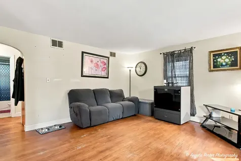 1019 North Madison Street Woodstock IL 60098