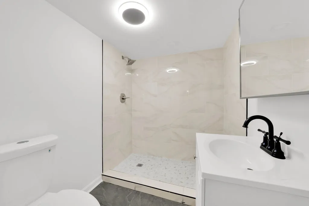 6818 South Wood Street Chicago IL 60636