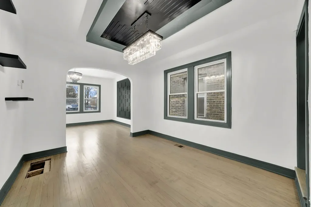 6818 South Wood Street Chicago IL 60636
