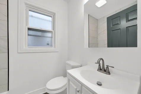 6818 South Wood Street Chicago IL 60636