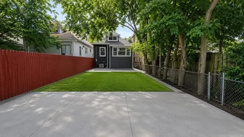 6818 South Wood Street Chicago IL 60636