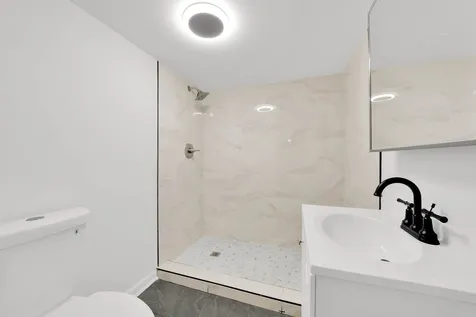 6818 South Wood Street Chicago IL 60636