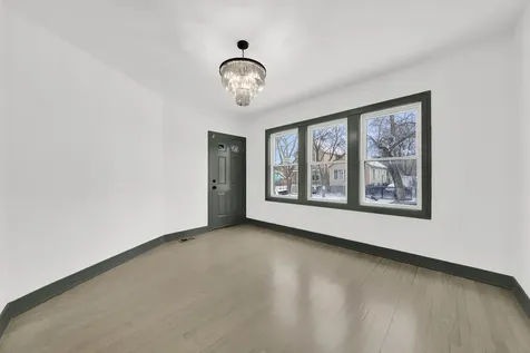 6818 South Wood Street Chicago IL 60636