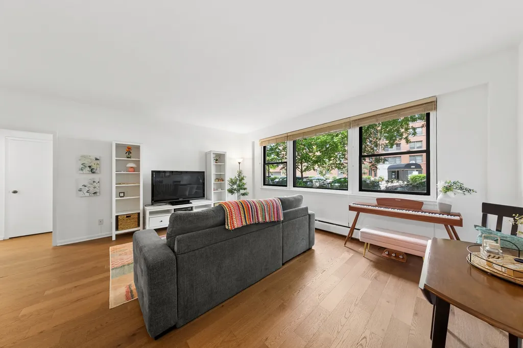 4880 North Marine Drive Chicago IL 60640