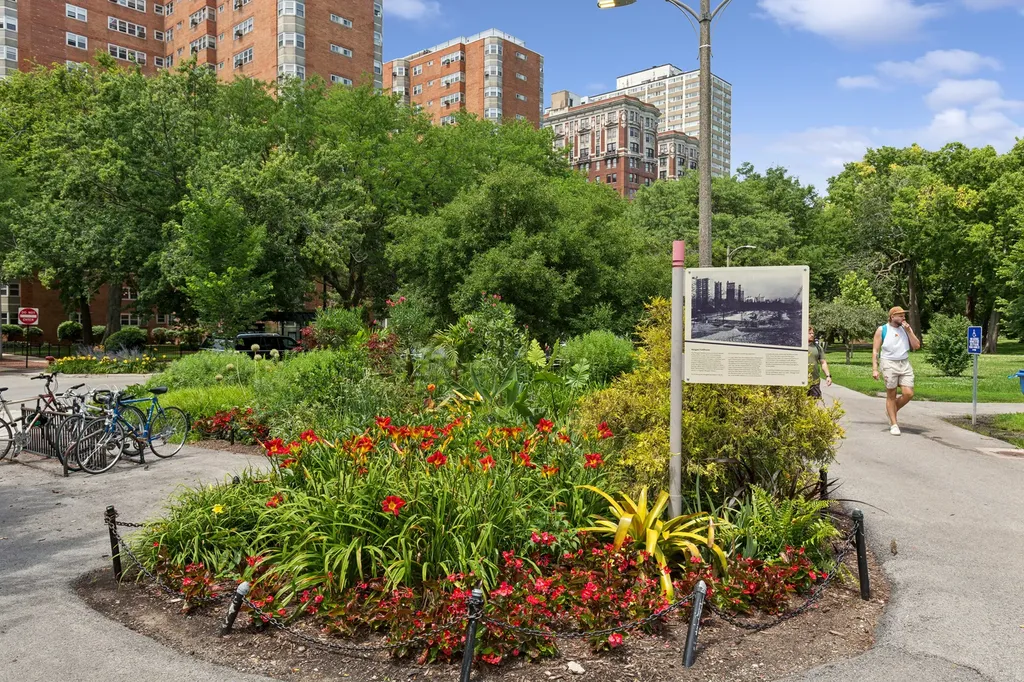 4880 North Marine Drive Chicago IL 60640
