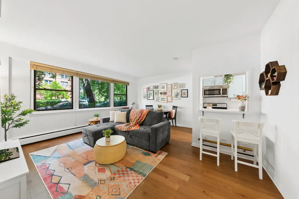 4880 North Marine Drive Chicago IL 60640