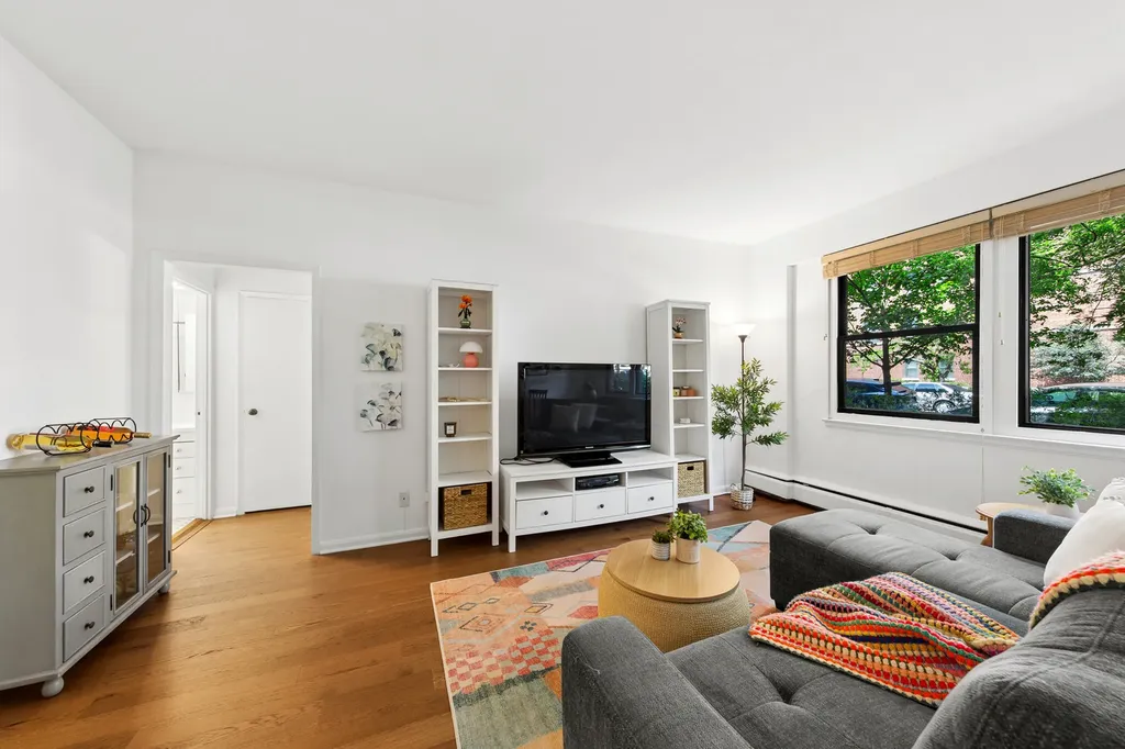 4880 North Marine Drive Chicago IL 60640