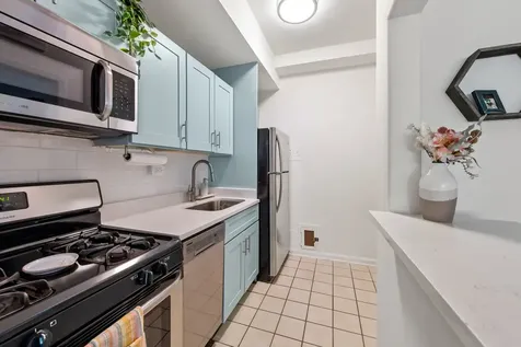 4880 North Marine Drive Chicago IL 60640