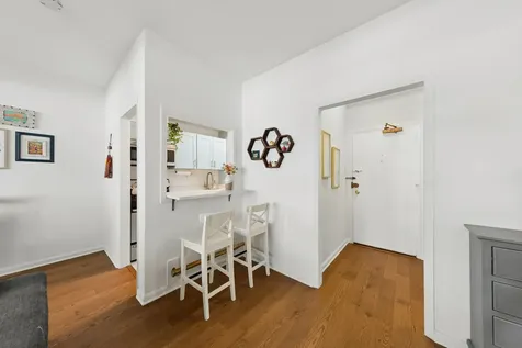 4880 North Marine Drive Chicago IL 60640