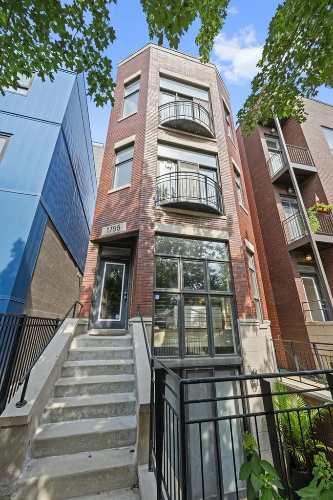 1755 North Artesian Avenue Chicago IL 60647