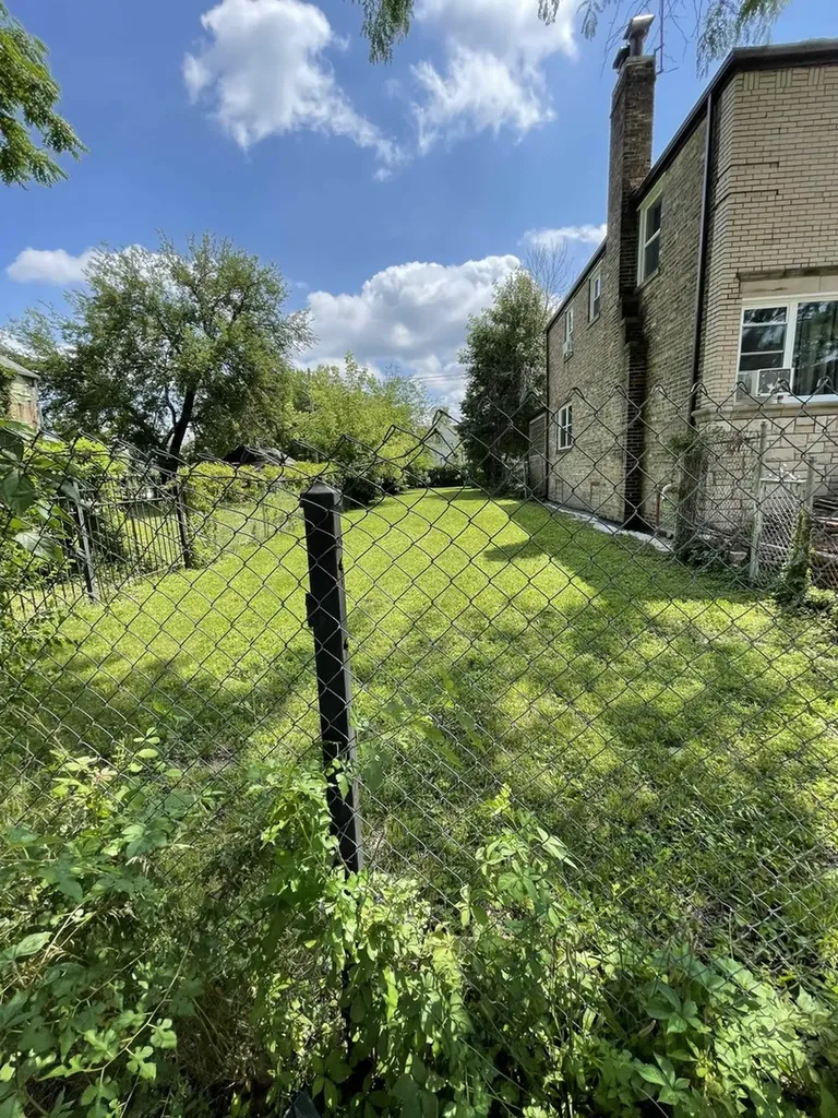 7221 South Sangamon Street Chicago IL 60621