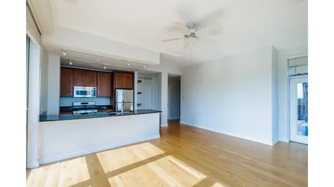 2035 South Indiana Avenue Chicago IL 60616