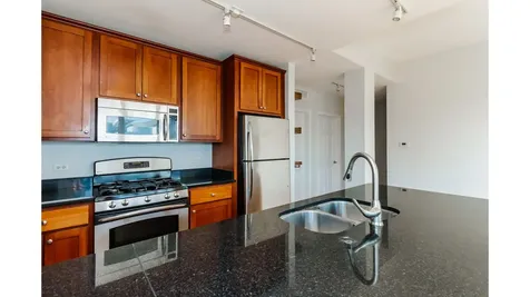 2035 South Indiana Avenue Chicago IL 60616