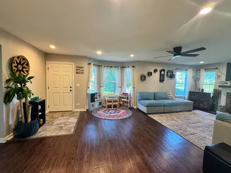115 East Fabish Drive Buffalo Grove IL 60089