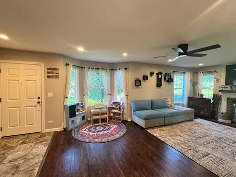 115 East Fabish Drive Buffalo Grove IL 60089