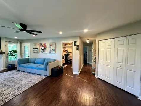 115 East Fabish Drive Buffalo Grove IL 60089