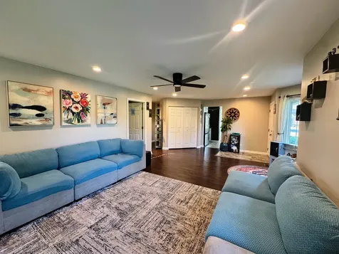 115 East Fabish Drive Buffalo Grove IL 60089