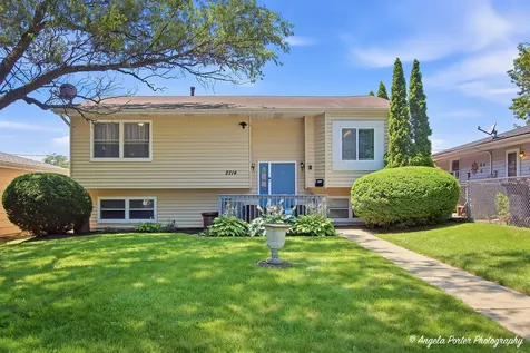 2714 Gilead Avenue Zion IL 60099