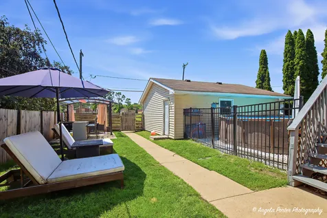 2714 Gilead Avenue Zion IL 60099
