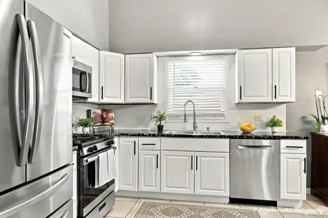 2714 Gilead Avenue Zion IL 60099