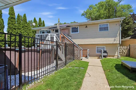 2714 Gilead Avenue Zion IL 60099