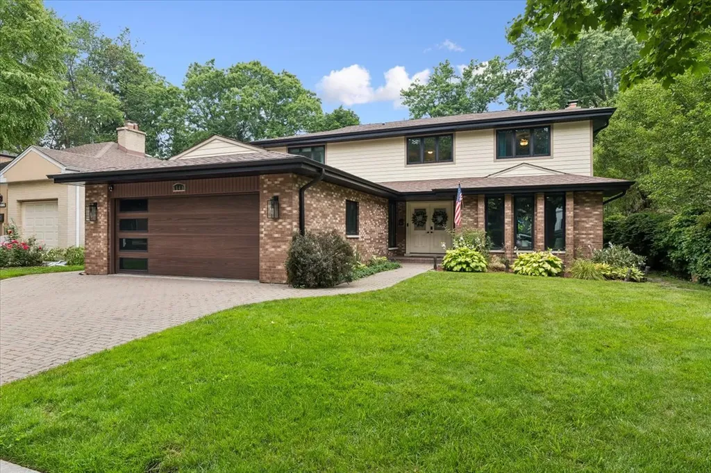 6940 North Mendota Avenue Chicago IL 60646
