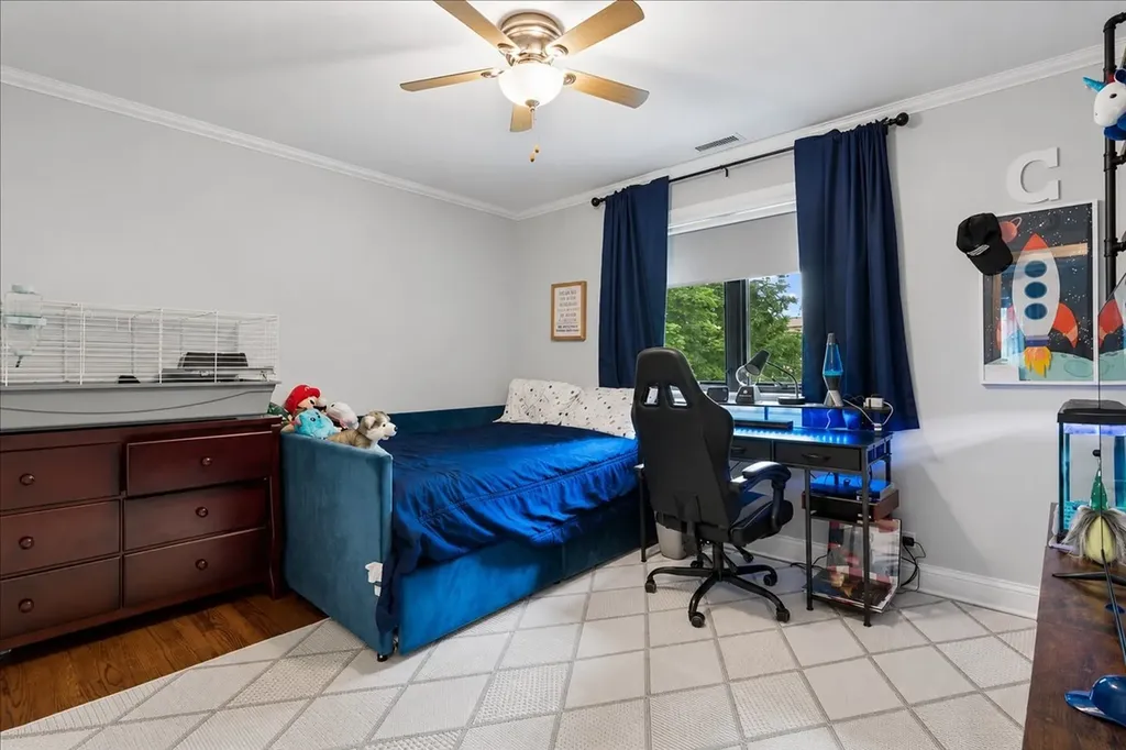 6940 North Mendota Avenue Chicago IL 60646