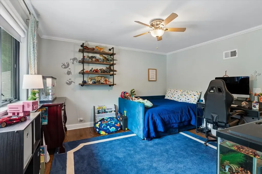 6940 North Mendota Avenue Chicago IL 60646
