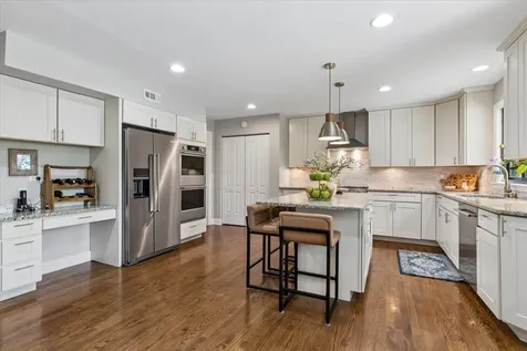 6940 North Mendota Avenue Chicago IL 60646