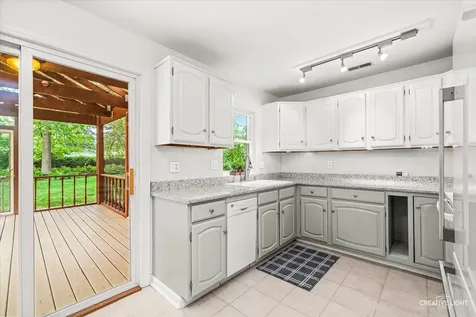 316 Dee Road North Aurora IL 60542
