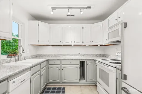 316 Dee Road North Aurora IL 60542