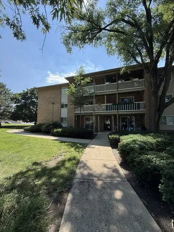 930 Beau Drive Des Plaines IL 60016