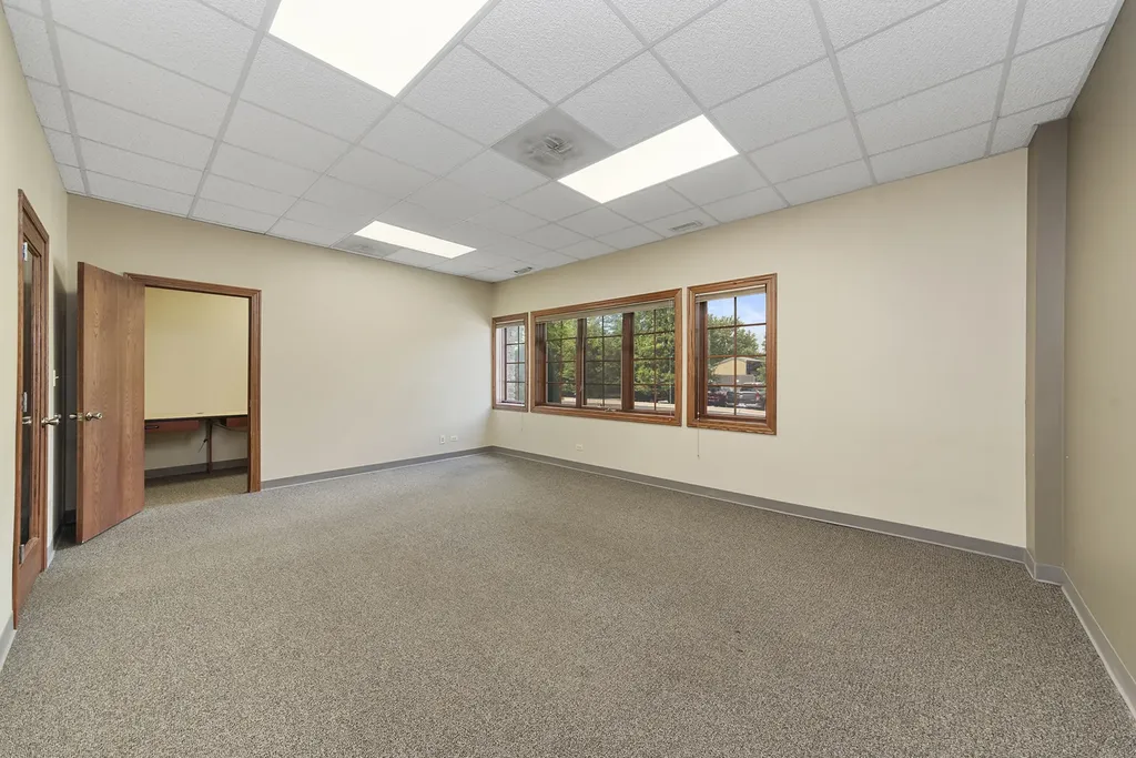 1557 Warren Avenue Downers Grove IL 60515