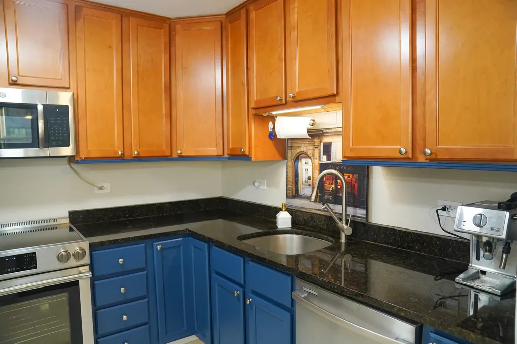 6301 North Sheridan Road Chicago IL 60660