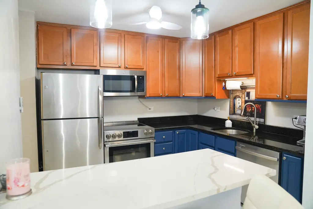 6301 North Sheridan Road Chicago IL 60660