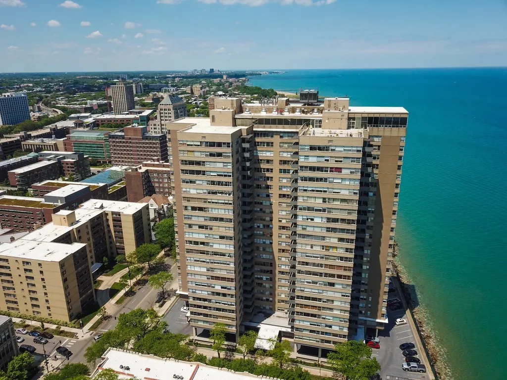6301 North Sheridan Road Chicago IL 60660