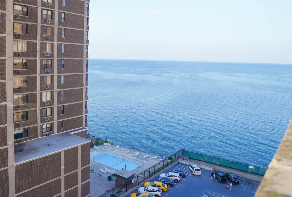 6301 North Sheridan Road Chicago IL 60660