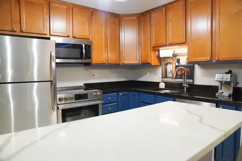6301 North Sheridan Road Chicago IL 60660