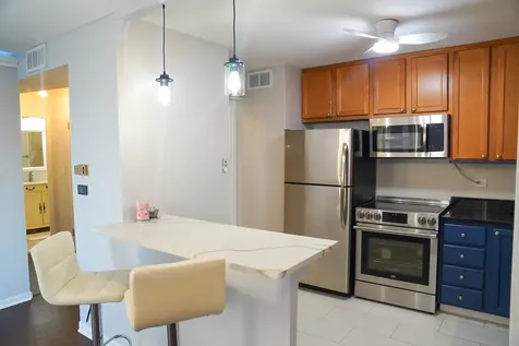 6301 North Sheridan Road Chicago IL 60660