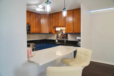 6301 North Sheridan Road Chicago IL 60660