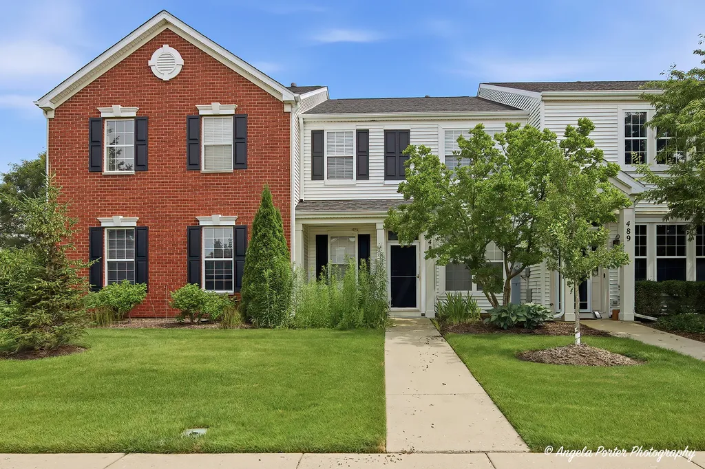 487 South Litchfield Drive Round Lake IL 60073