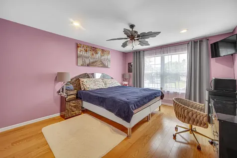 1424 Derby Lane Mundelein IL 60060