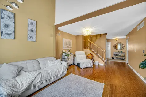 1424 Derby Lane Mundelein IL 60060