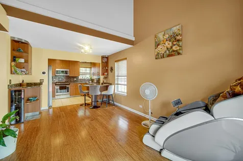 1424 Derby Lane Mundelein IL 60060