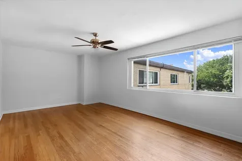 6715 North Hermitage Avenue Chicago IL 60626