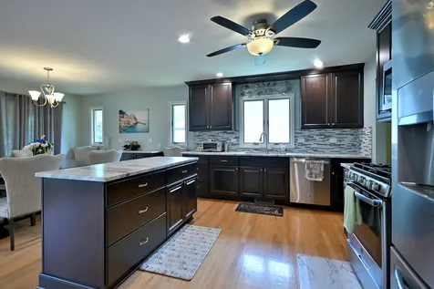 823 Milbeck Avenue Elk Grove Village IL 60007