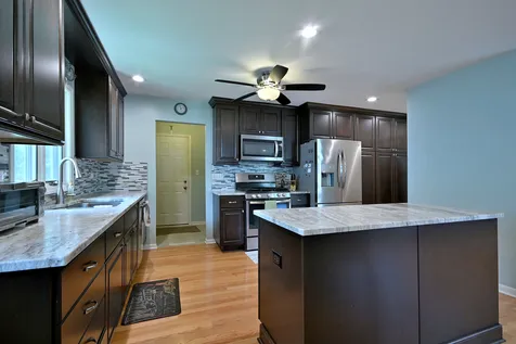 823 Milbeck Avenue Elk Grove Village IL 60007