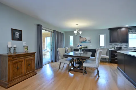 823 Milbeck Avenue Elk Grove Village IL 60007