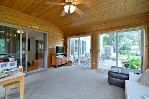 823 Milbeck Avenue Elk Grove Village IL 60007