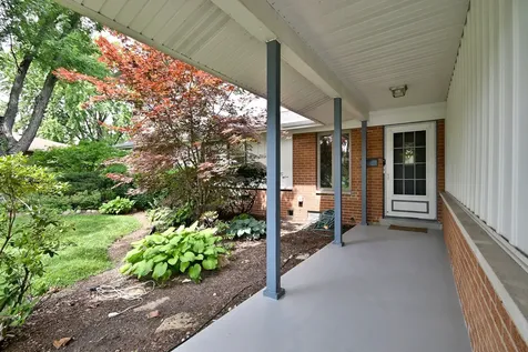 823 Milbeck Avenue Elk Grove Village IL 60007